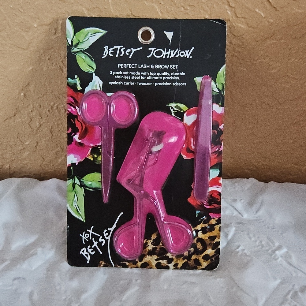 BETSEY JOHNSON PERFECT LASH n BROW SET